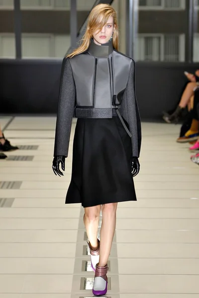Look 28